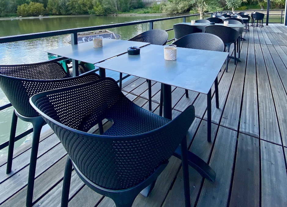 Sürther Bootshaus EDELMEYER Möbel für den Ladenbau, Gastronomie, Hotel & Büro